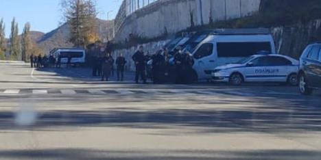 Bugarska policija dočekuje Grobare 3.jpg