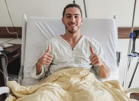 Srđan Babić fudbaler Spartaka iz Moskve u bolnici posle operacije