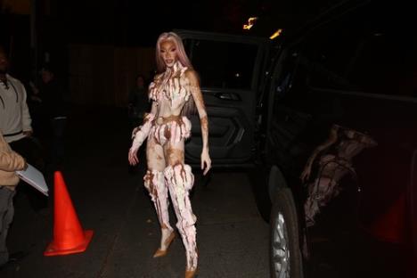 Vini Harlou kao sladolen za Noć veštica 2025.