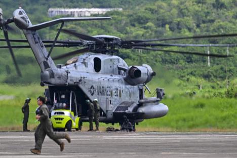 Helikopter Ruzvelt Rouds baza Karibi