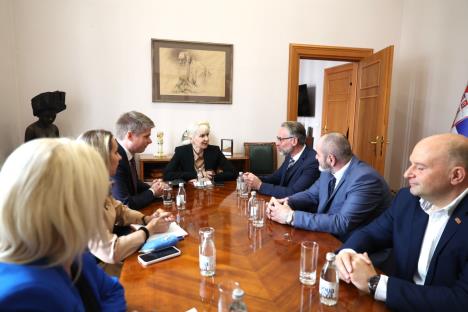 Ministarka trgovine Jagoda Lazarević s predstavnicima Karfura