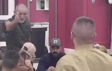 Lepi Mića I Dača se svađaju