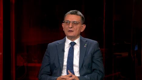 Sequence 17.00_07_46_19.Still001.jpg