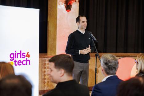 Nemanja Đorđević_Mastercard Girls4Tech.jpg