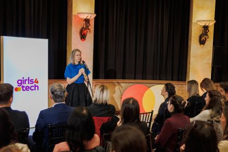 dr Dragana Ilić_Mastercard Girls4Tech.jpg