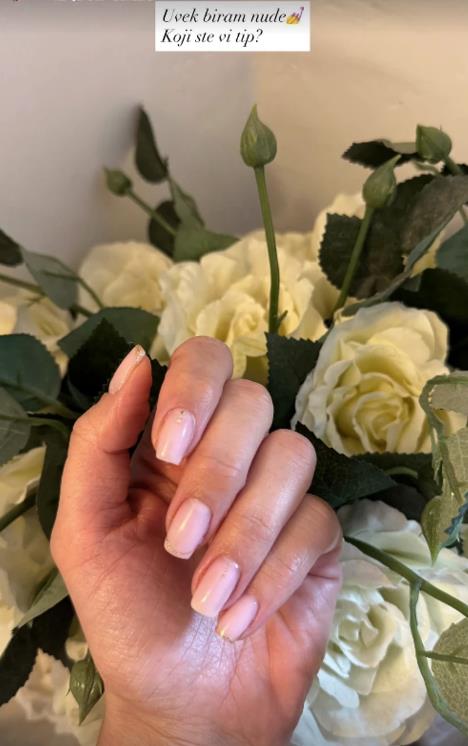 Mirka Vasiljević objavila novu boju noktiju iz svog doma