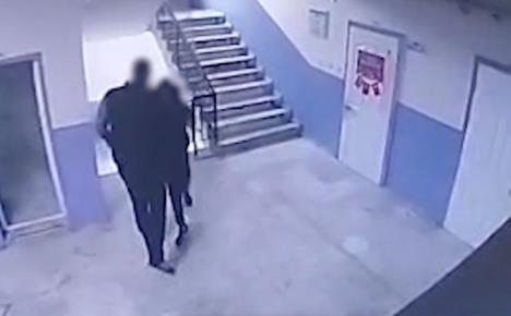 Turska direktor škole gurnuo dete