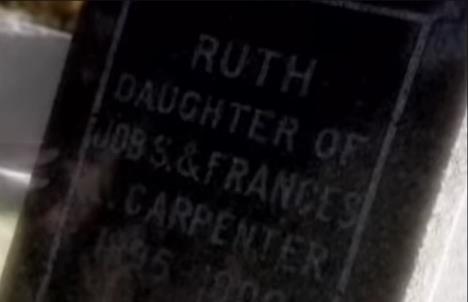Nadgrobna ploča devojčice Rut.jpg