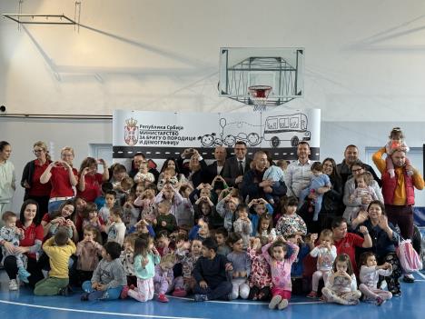 Karavan roditeljstva u Sečnju