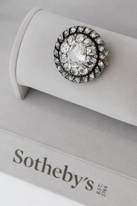 Napoleonov dijamantski broš