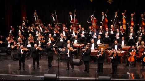 Budimpeštanski romski simfonijski orkestar Music Time Production promo (2).jpg