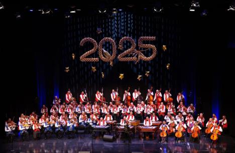 Budimpeštanski romski simfonijski orkestar Music Time Production promo (5).jpg