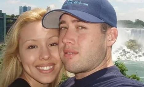 Džodi Erijas Travis Aleksandar