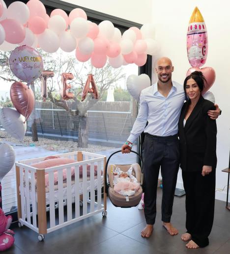 Marko Dmitrović sa supurgom Berinom i ćerkicom Teom