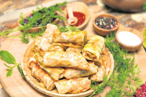 Sarma u tanjiru, začini oko nje