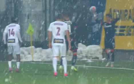 Sneg na meču Javor Crvena zvezda