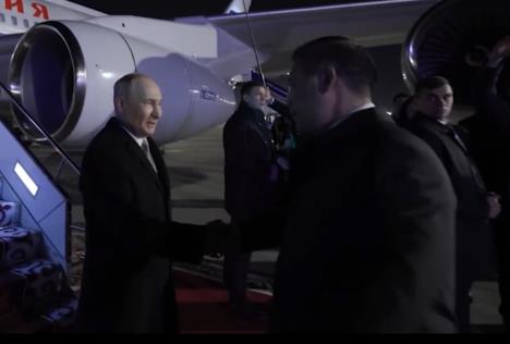 Vladimir Putin Kirgizija.jpg