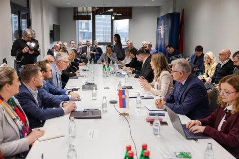 Sastanak ministarke Dubravke Đedović Handanović s naftaškim sektorom