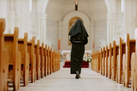 časna sestra opatica