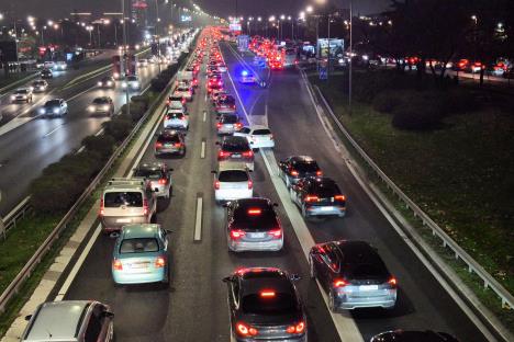 gužva ,saobraćaj, noć