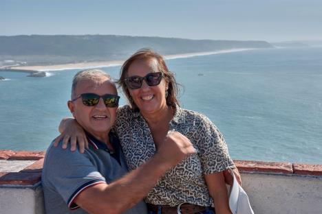 stariji bračni par na odmoru