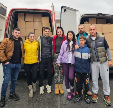 Marko Nikolić sa volonterima