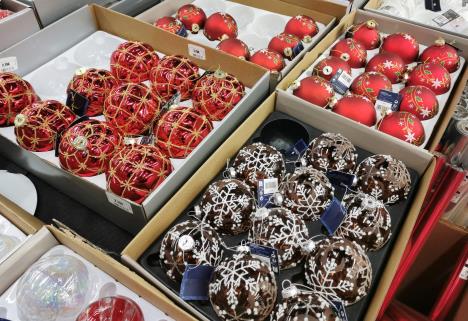 novogodišnja jelka, ukrasi