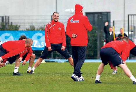 crvena-zvezda-fudbaleri-igraci-trening.jpg