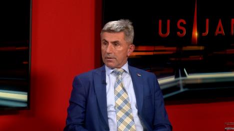 Sequence 07.00_07_44_01.Still005.jpg