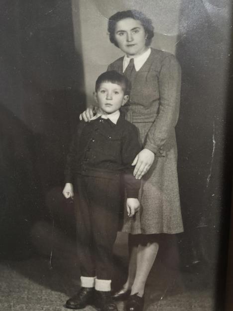 0620     Milica sa sinom Draganom.jpg