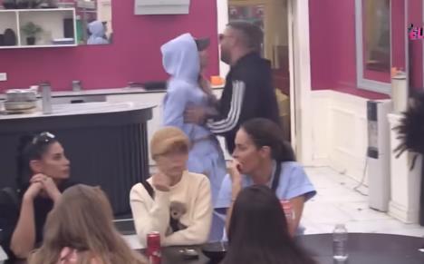 Tuča Aneli Ahmić i Asmina Gurdžića