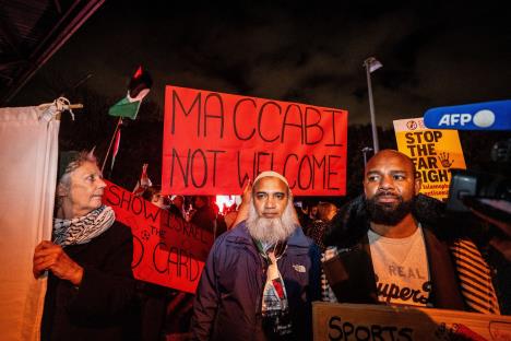 Protest u Engleskoj protiv dolaska Makabiji