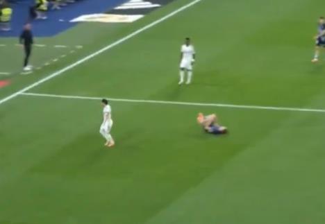 Fran Garsija, drugi žuti karton