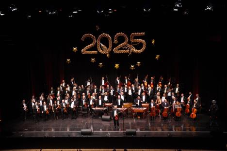 Budimpeštanski romski simfonijski orkestar Music Time Production promo (4).jpg