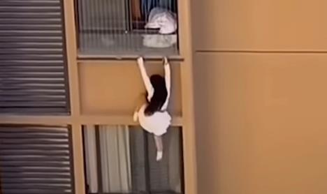 Ljubavnica iz Kine visi sa balkona.jpg