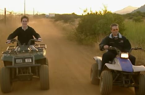 Robin i Gavin rođeni su istog dana leta 1989. godine (8).png