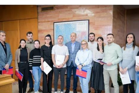 Zlatibor Lončar sa medicinarima povratnicima