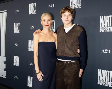 Gvinet Paltrou, Mozes Martin