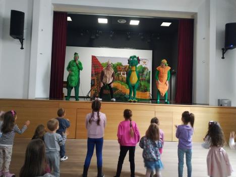 Besplatne predstave u teatru Zmaj