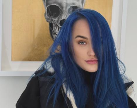 Pevačica Kamerin Megnes