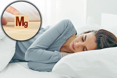 Mlada žena mirno spava okrenuta na bok