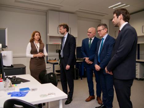 Ambasador Fon Bekerat posetio BioSense institut u Novom Sadu