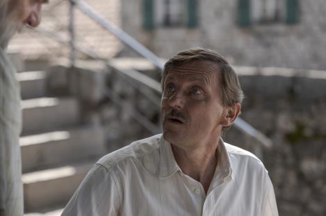 Jovo Maksić kao policajac Nikica Baša u seriji „Tvrđava”