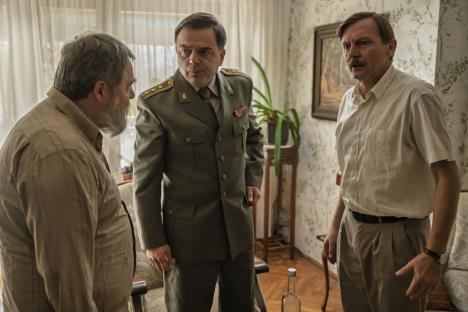 Jovo Maksić kao policajac Nikica Baša u seriji „Tvrđava”