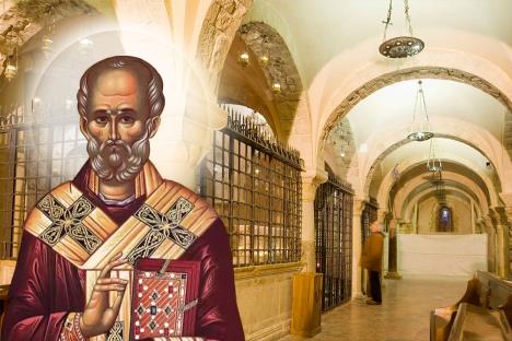 Grob Svetog Nikole u crkvi u Bariju