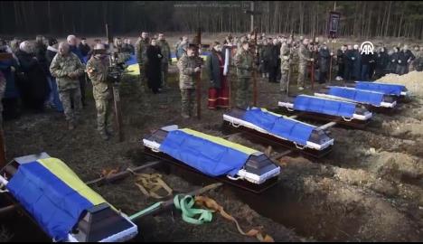 Ukrajina ukrajinski vojnici sahrana groblje.jpg