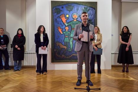 Vladimir Kokoruš na otvaranju izložbe Lazar Vujaklija - Protest prema sebi