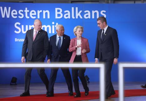 xxxx04 EPA Olivier Hoslet.jpg