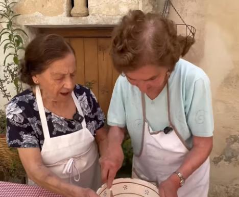 Gracijela Inkampo i Tereza Kalija - popularne bake na Instagramu