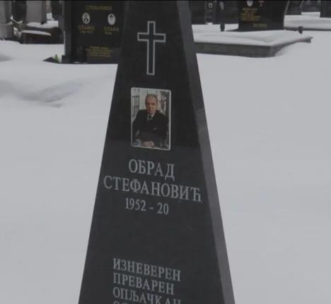 Nadgrobni spomenici sa čudnim natpisima